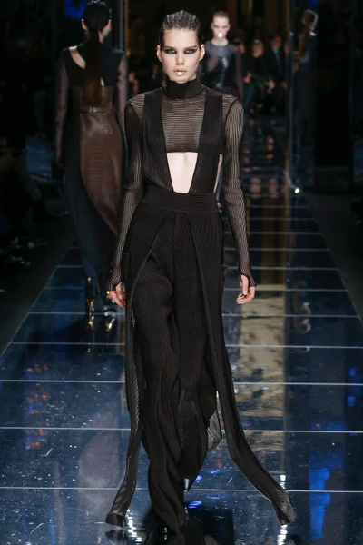 Look 69